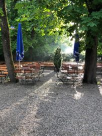 Wirtshaus am Bavariapark bayerische Kueche Biancas Blog Biergarten